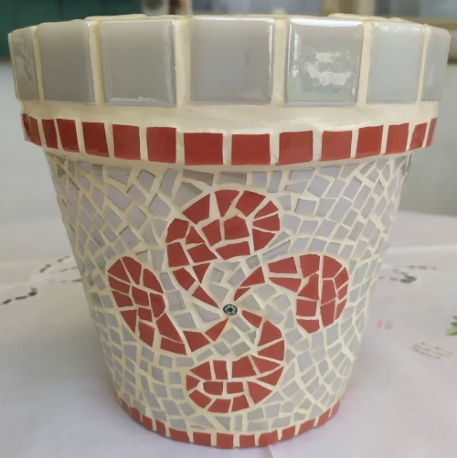 Pot de fleurs en mosaïque "Croix Basque - Lauburu"