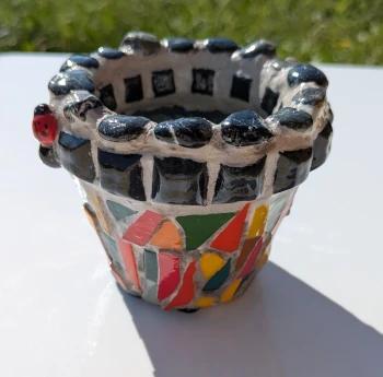 Pot de fleurs en mosaïque "Pierrot"