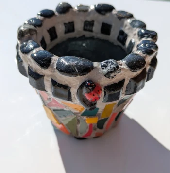 Pot de fleurs en mosaïque "Pierrot"