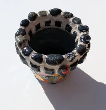 Pot de fleurs en mosaïque "Pierrot"