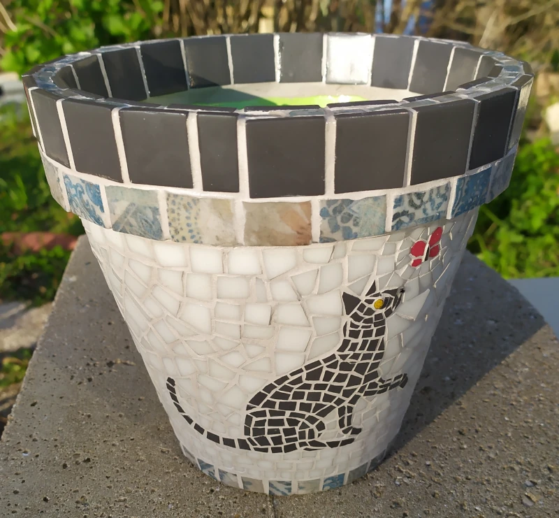 Pot de fleurs en mosaïque “Chats“