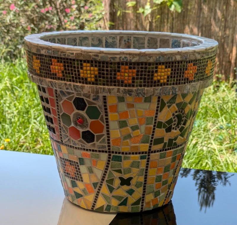 Pot de fleurs en mosaïque “Savane”