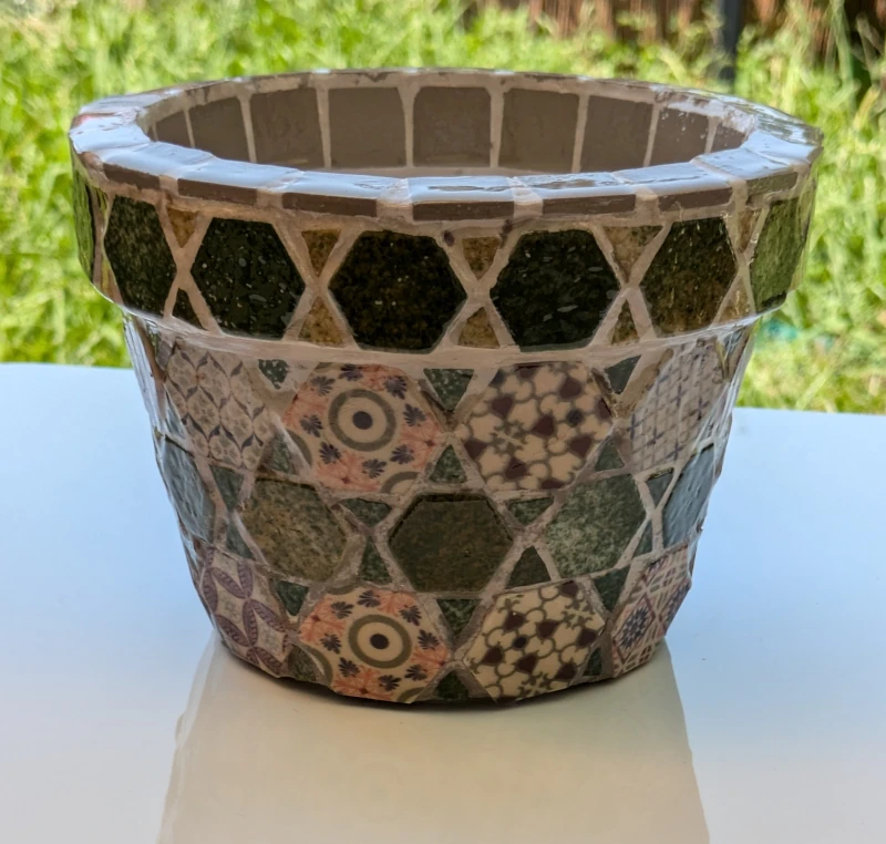 Pot de fleurs en mosaïque “Zouzou”
