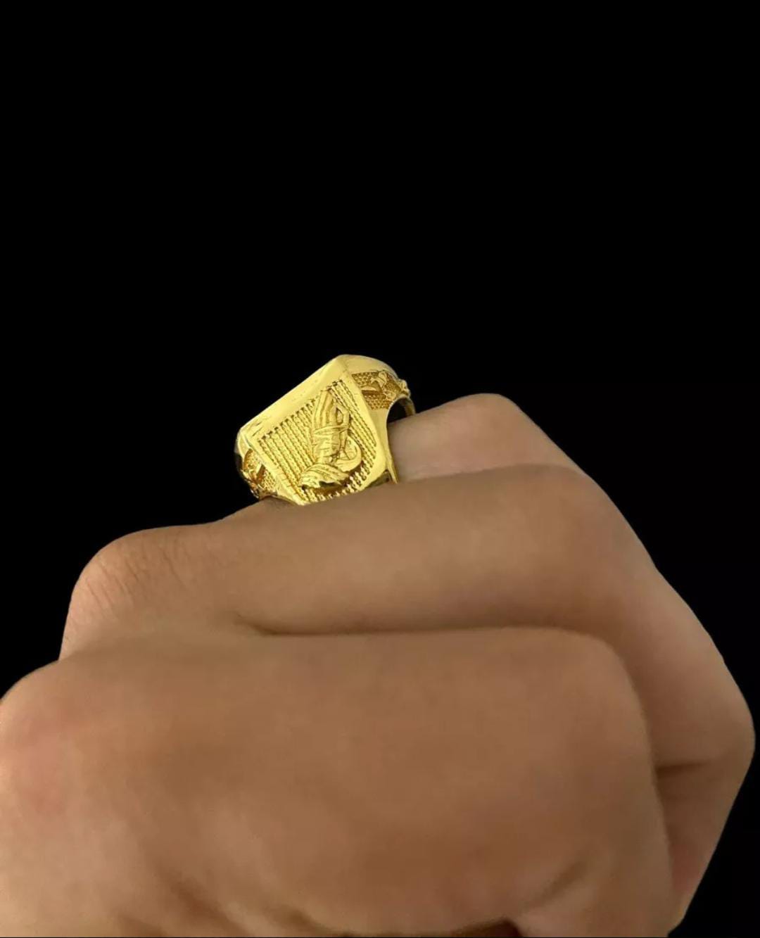 Anel jesus Cristo Abençoado A ouro 18k Cravejado