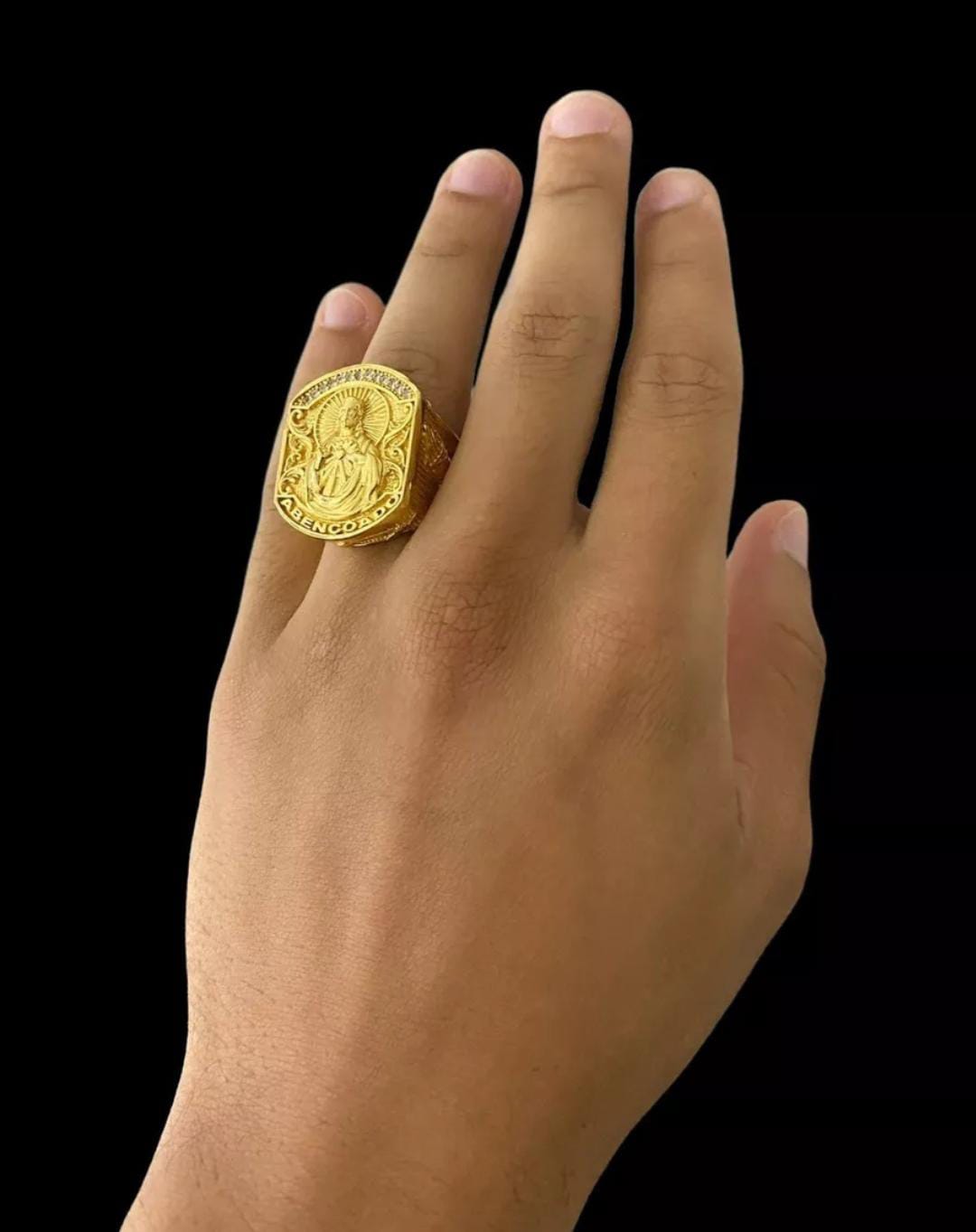 Anel jesus Cristo Abençoado A ouro 18k Cravejado