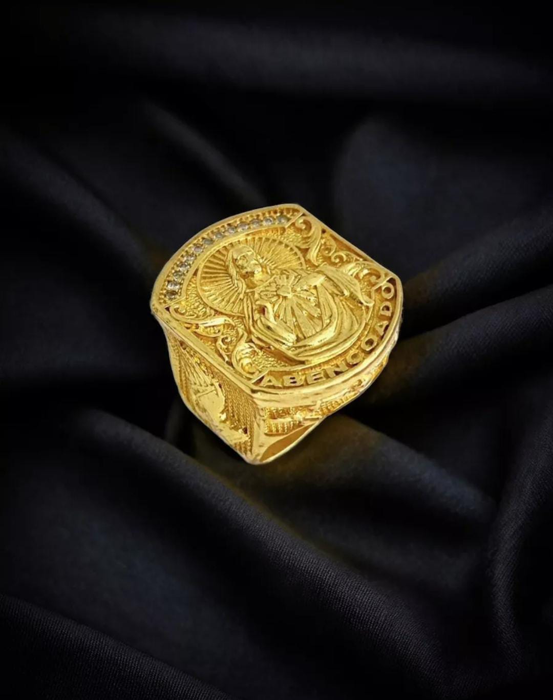 Anel jesus Cristo Abençoado A ouro 18k Cravejado