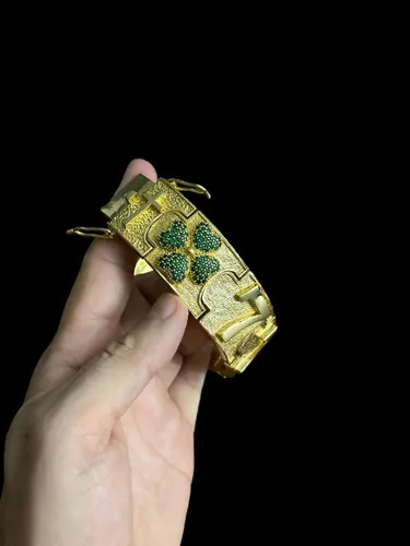 Pulseira de Ouro Decorativa