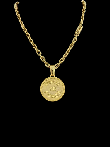 Cordão Cadeado 8mm E Pingente Foco Força E Fé Banhado A Ouro