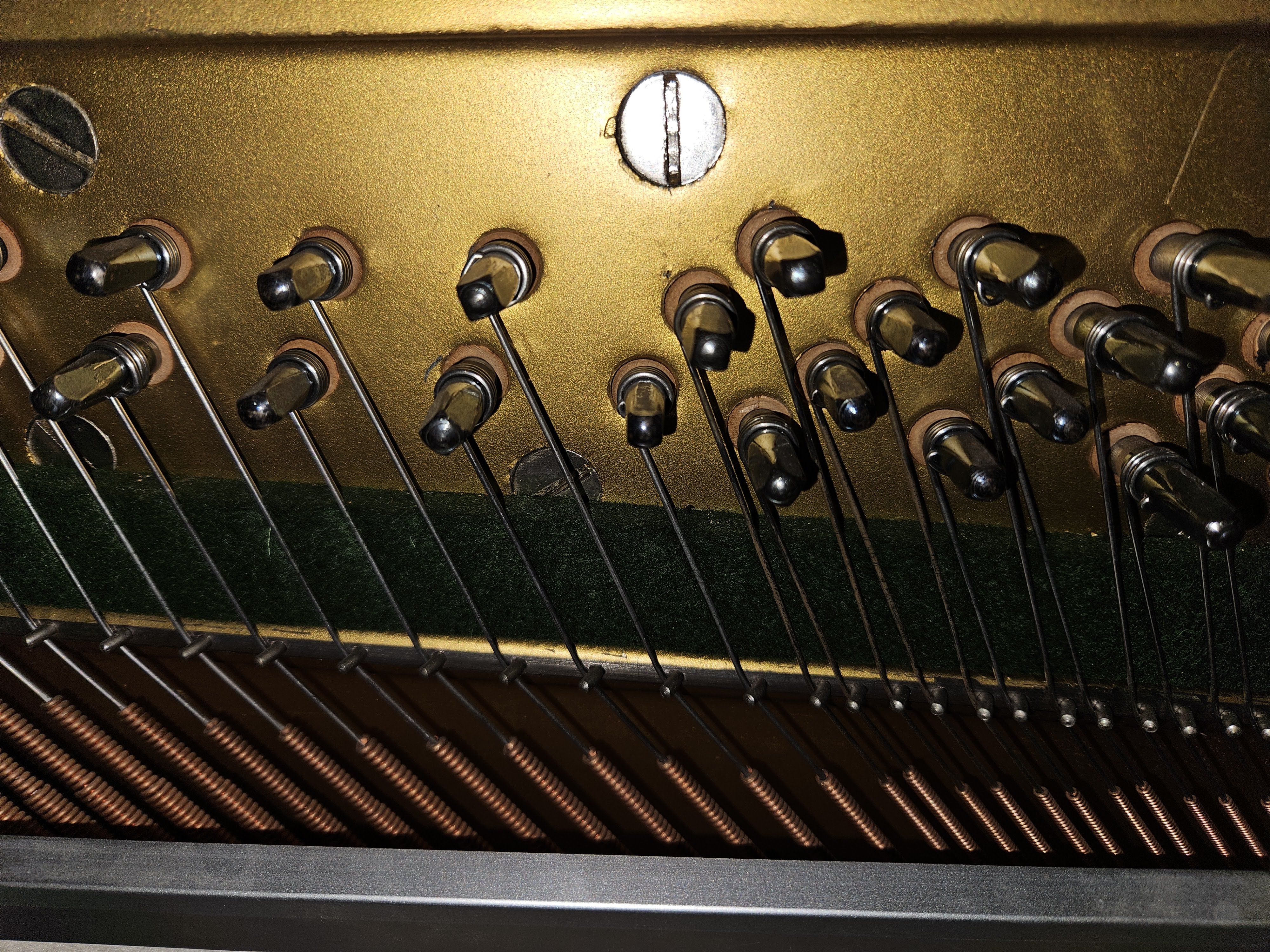 M304  🎹 Piano Vertical Diapason 132-AE - Sonoridad y Potencia Japonesa 