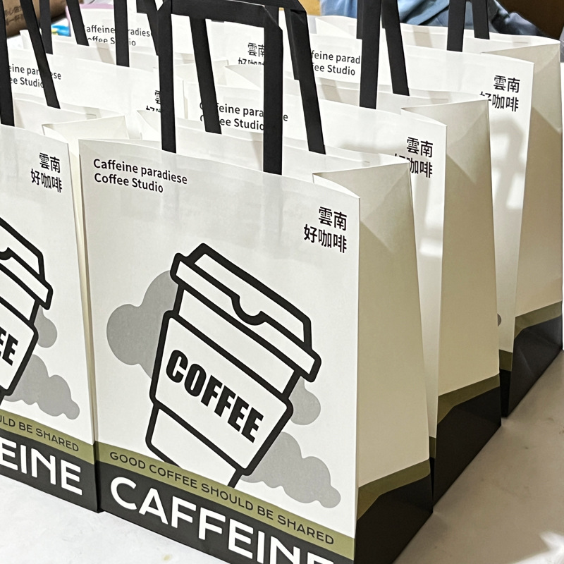 Combo 100 Túi Tote Kraft Đựng Cốc Cà Phê/Trà Sữa – Hoạt Hình Dễ Thương, HOT Trend Mạng Xã Hội, Đựng 1–2 Cốc, In Logo Thương Hiệu