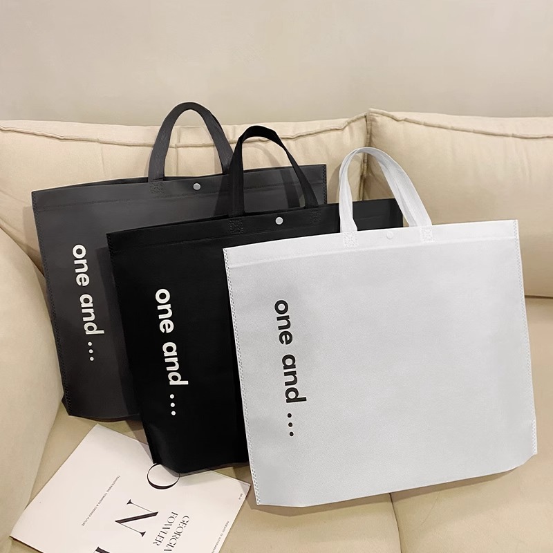 COMBO 50 Túi vải không dệt đóng gói quần áo – Giải pháp bao bì thân thiện, tiện lợi cho cửa hàng thời trang