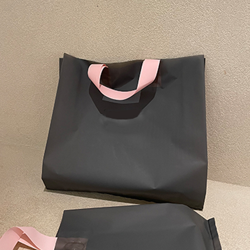 Combo 50 Túi Tote Đựng Quần Áo Trong Suốt Mờ – Giải Pháp Đóng Gói Quà Tặng & Hàng Hóa Bán Buôn Đơn Giản, Tinh Tế