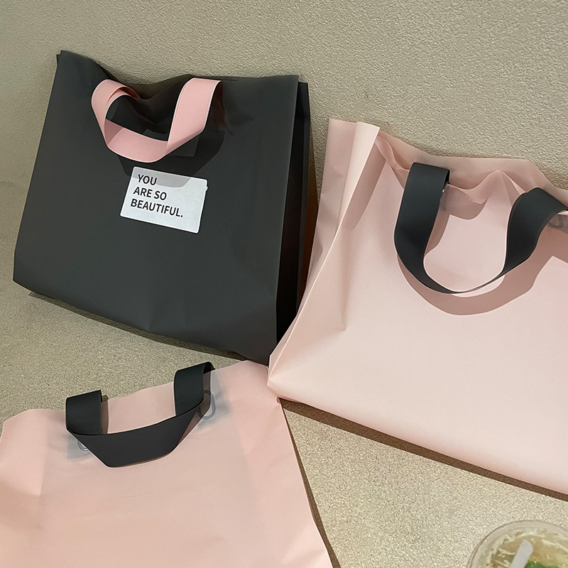 Combo 50 Túi Tote Đựng Quần Áo Trong Suốt Mờ – Giải Pháp Đóng Gói Quà Tặng & Hàng Hóa Bán Buôn Đơn Giản, Tinh Tế