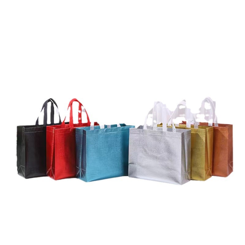 Combo 50 Túi Tote Không Dệt In Nổi Tùy Chỉnh – Giải Pháp Bao Bì Cao Cấp Cho Cửa Hàng Quần Áo & Quà Tặng Lưu Niệm