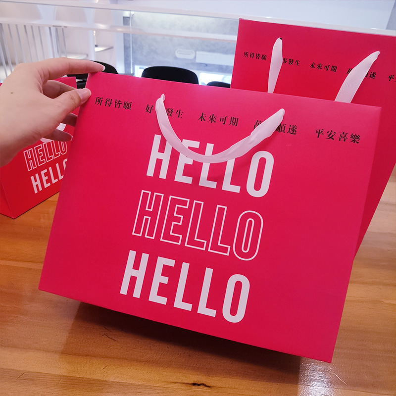 Combo 50 Túi Đựng Quà HELLO Màu Đỏ Hồng Cao Cấp – Túi Xách, Túi Quà Tặng, Túi Giấy Cho Cửa Hàng Quần Áo Và Mua Sắm