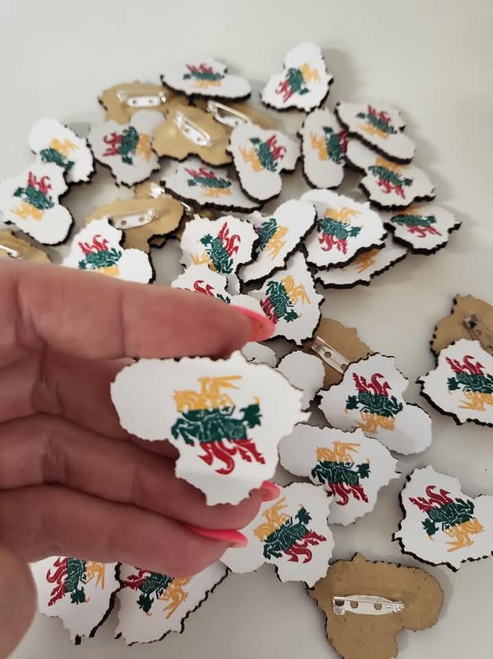 Įsegamas ženkliukas „Lietuva“ 3vnt