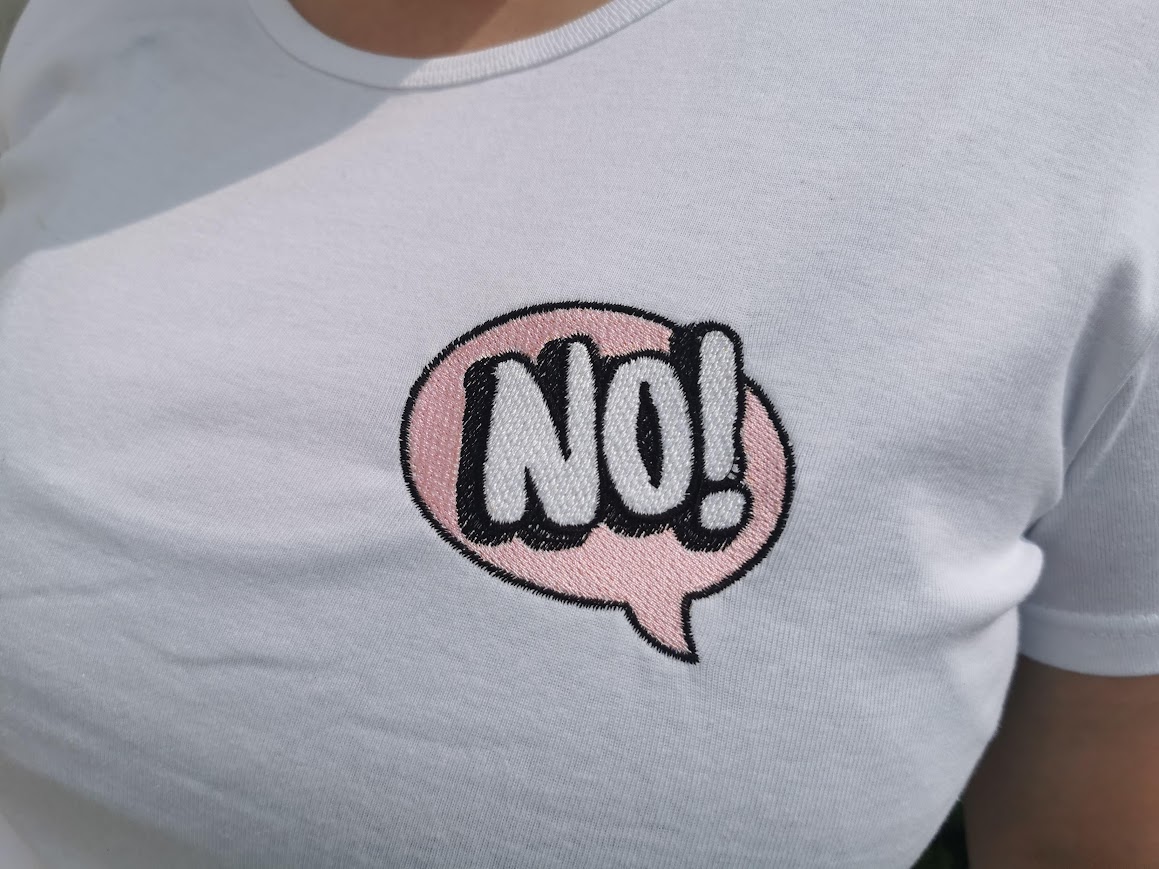Moteriški siuvinėti marškinėliai ,,NO!''