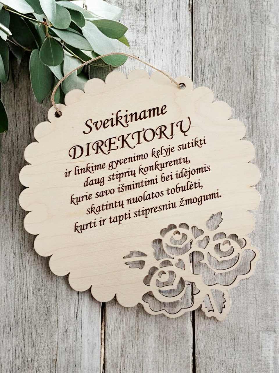Graviruota, pakabinama lentelė „Sveikiname direktorių“