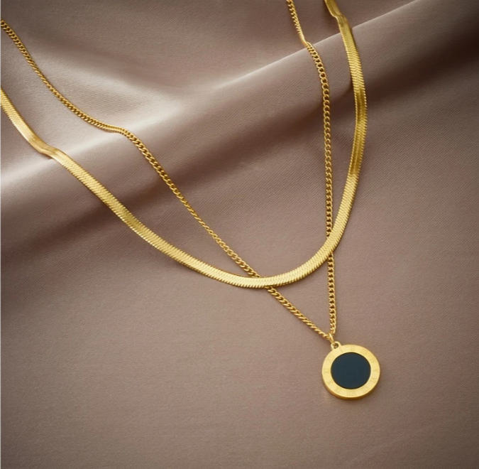 Colar Charme Dourado Duplo com Pingente