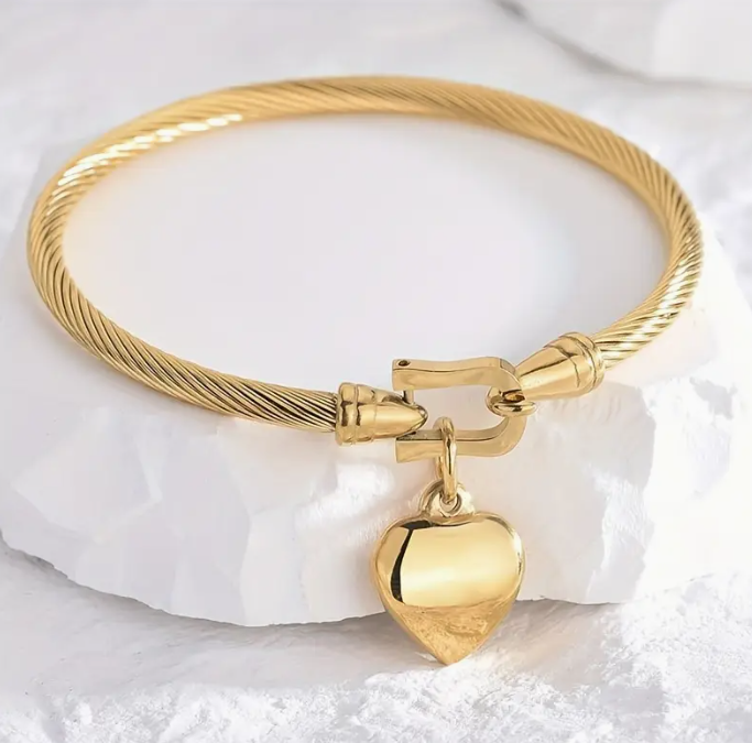 Pulseira com pingente de coração coleção Brisa