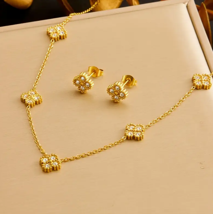 Conjunto Colar e Brincos flores Laque