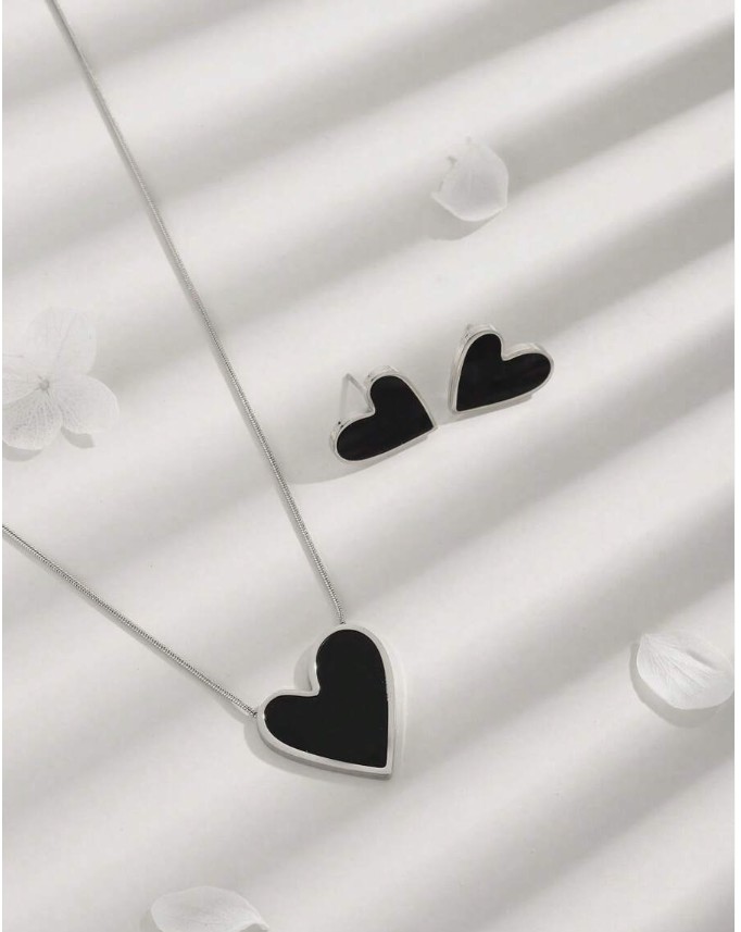 Conjunto Prateado de Colar e Brincos em Forma de Coração 