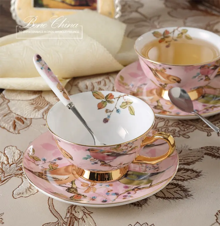 Vintage Art Kaffee- und Teetassen-Set mit Untertasse || Vintage Art Coffee Cup and Saucer Set