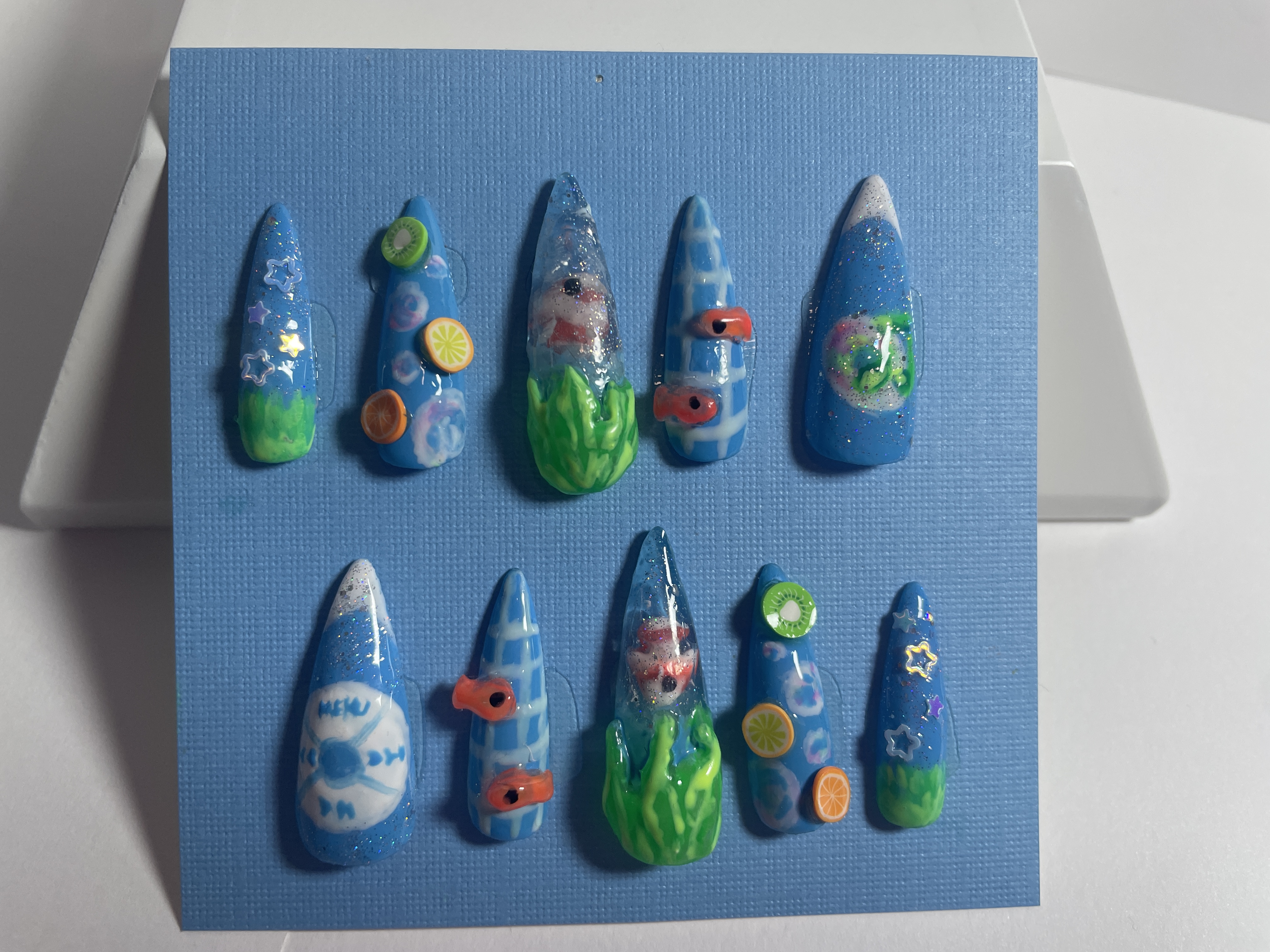  Fish Tank Press-On Nails