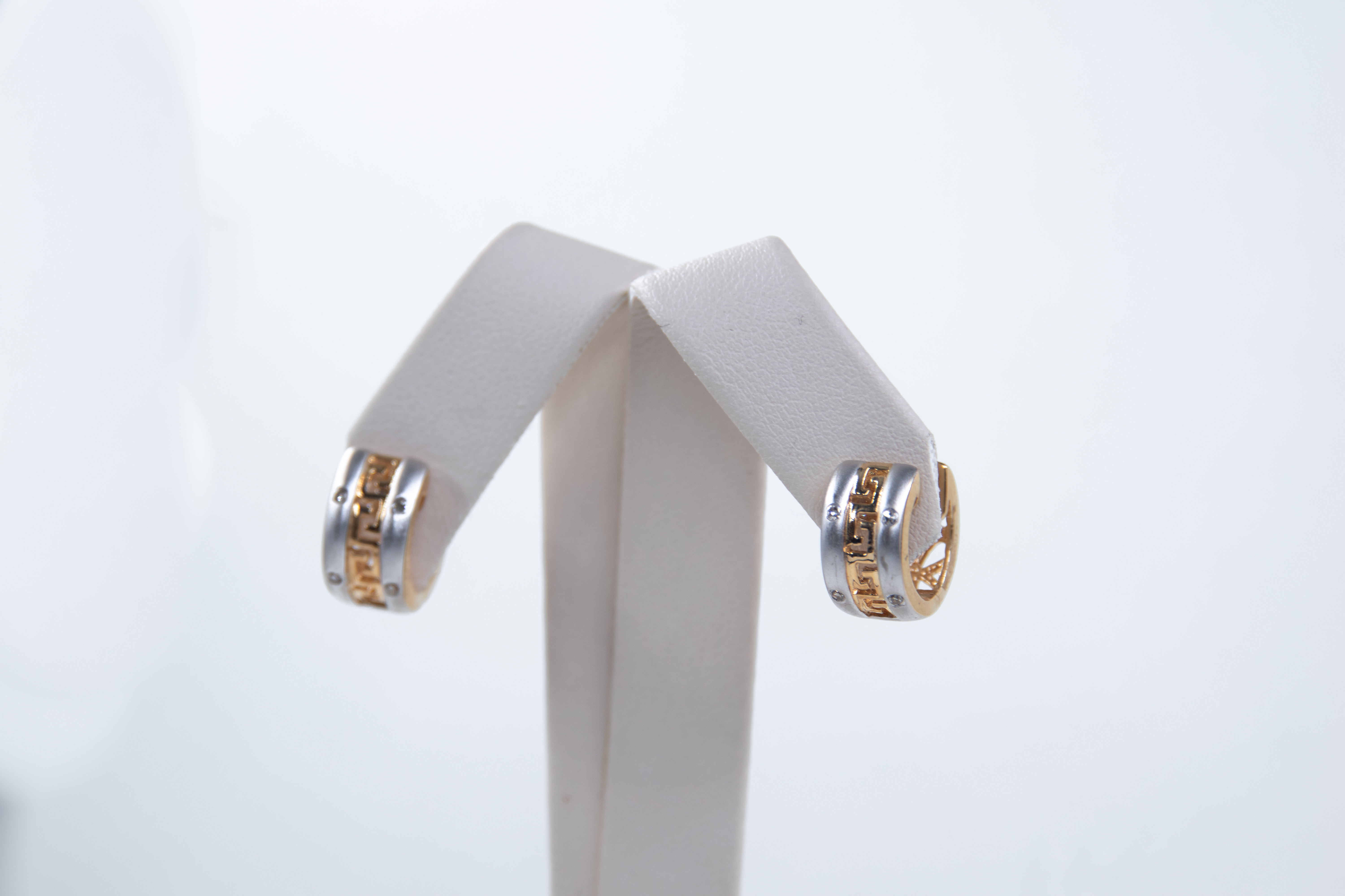 Aretes de aro en oro amarillo y oro blanco