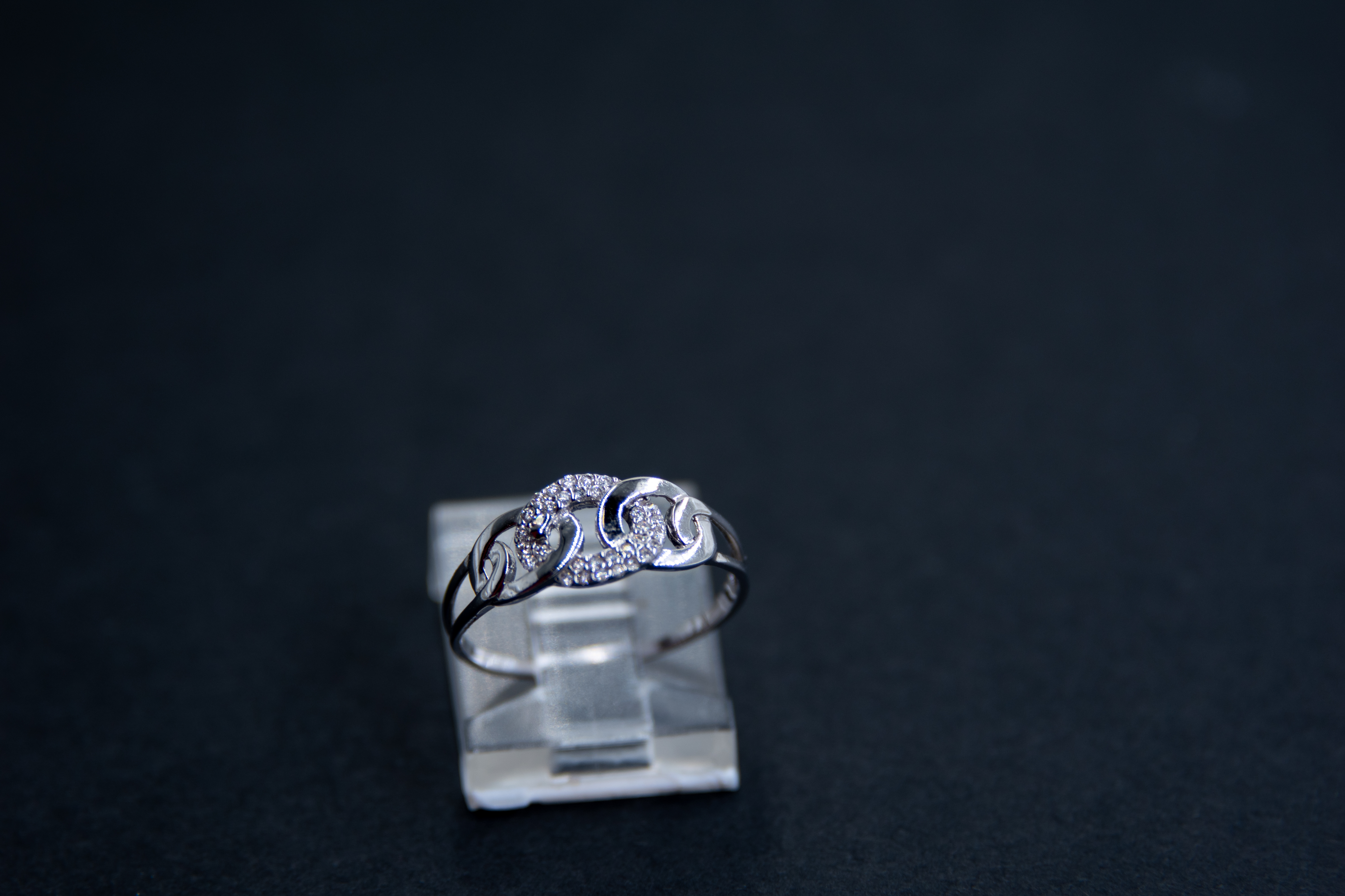 Oro Blanco con Diamantes