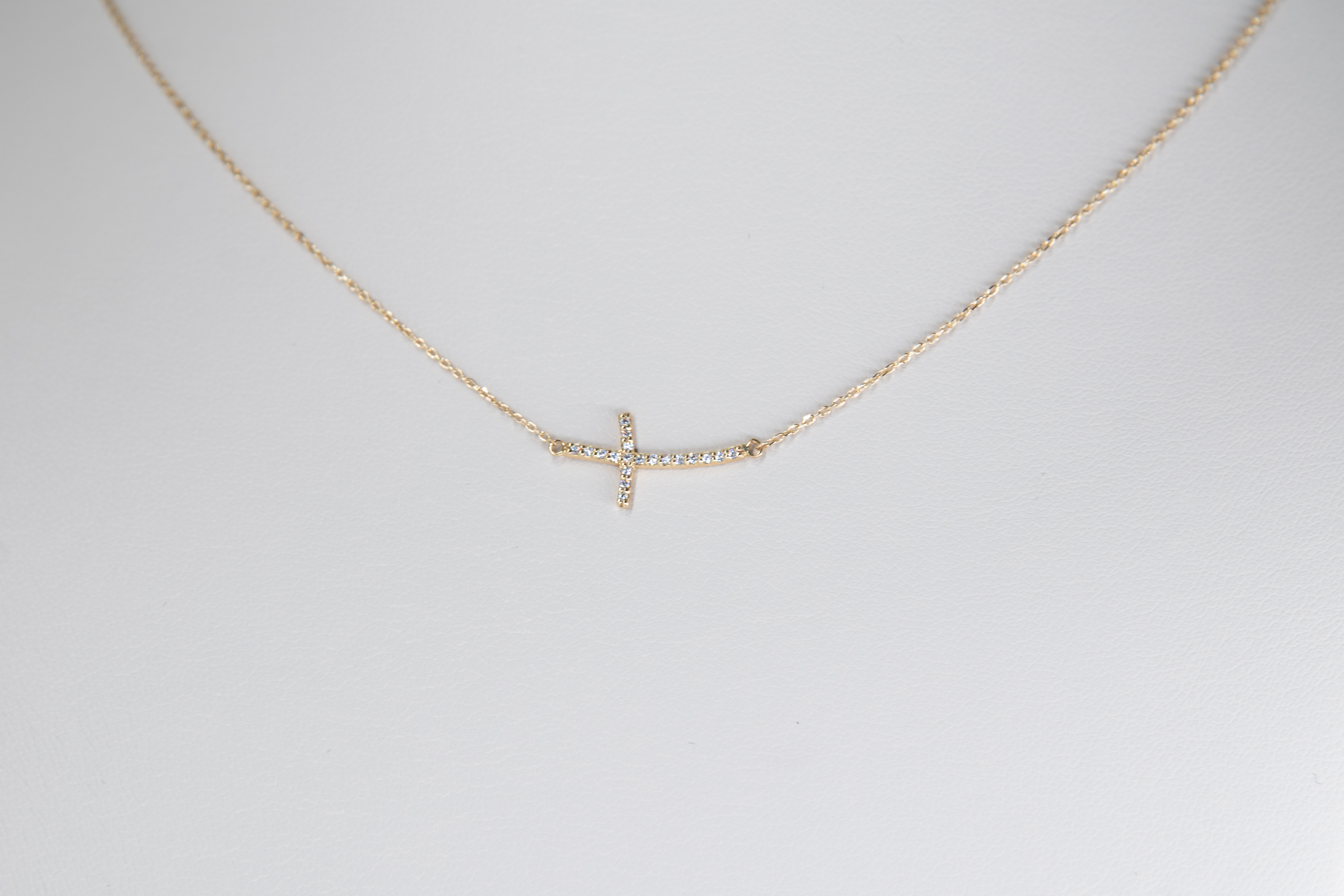 Oro amarillo con diamantes 