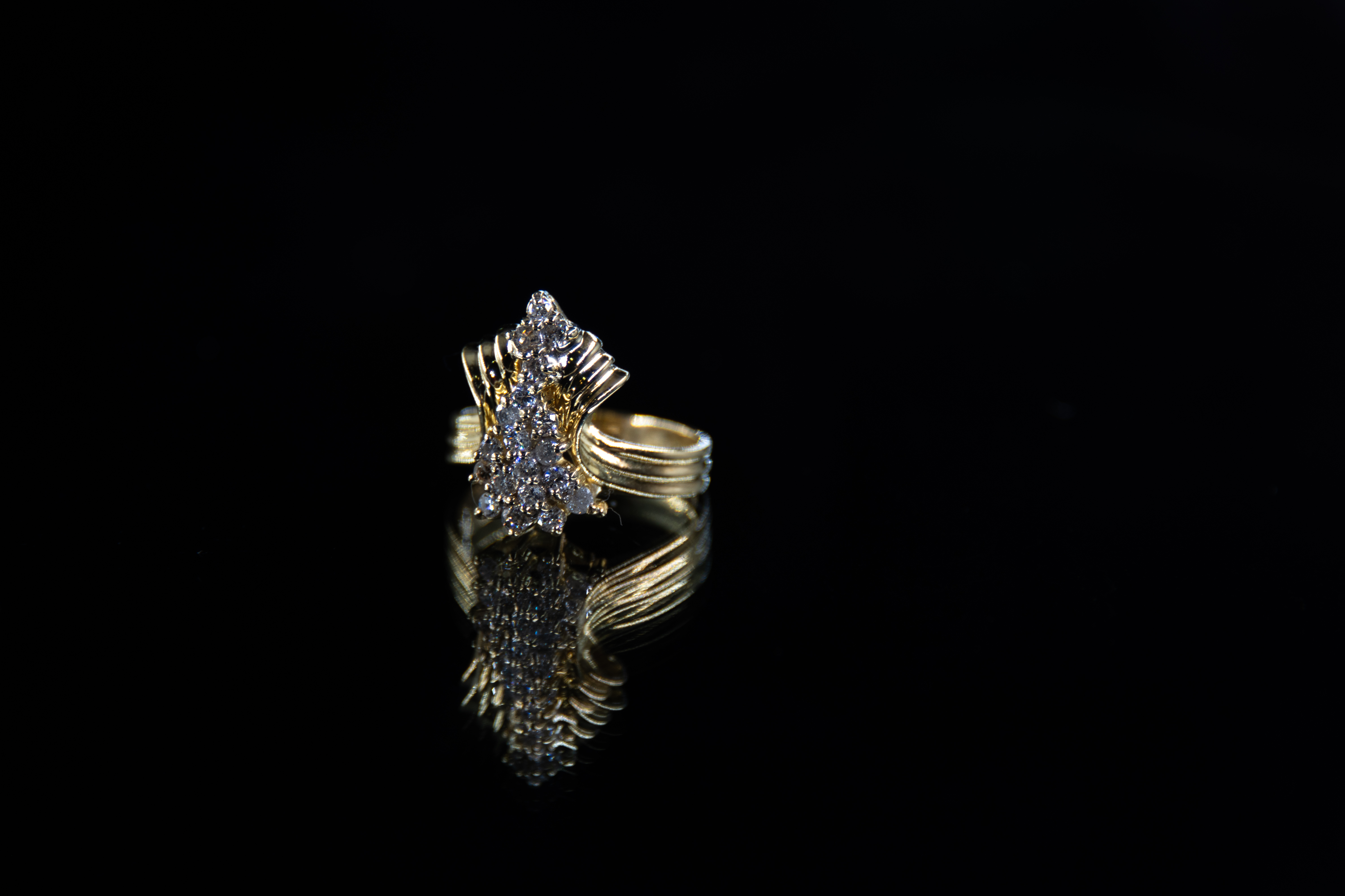 Oro Amarillo con Diamantes