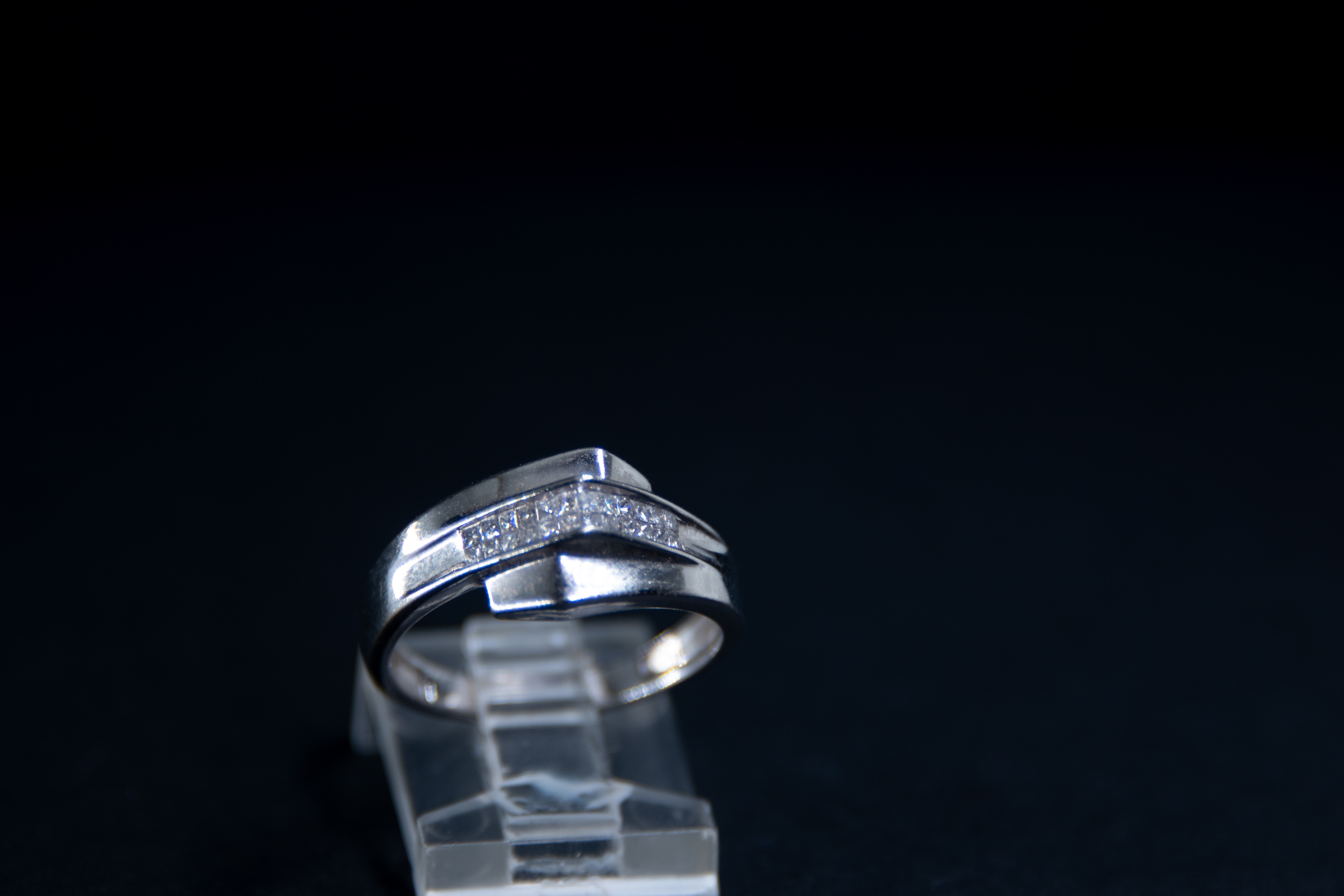 Oro Blanco con Diamantes