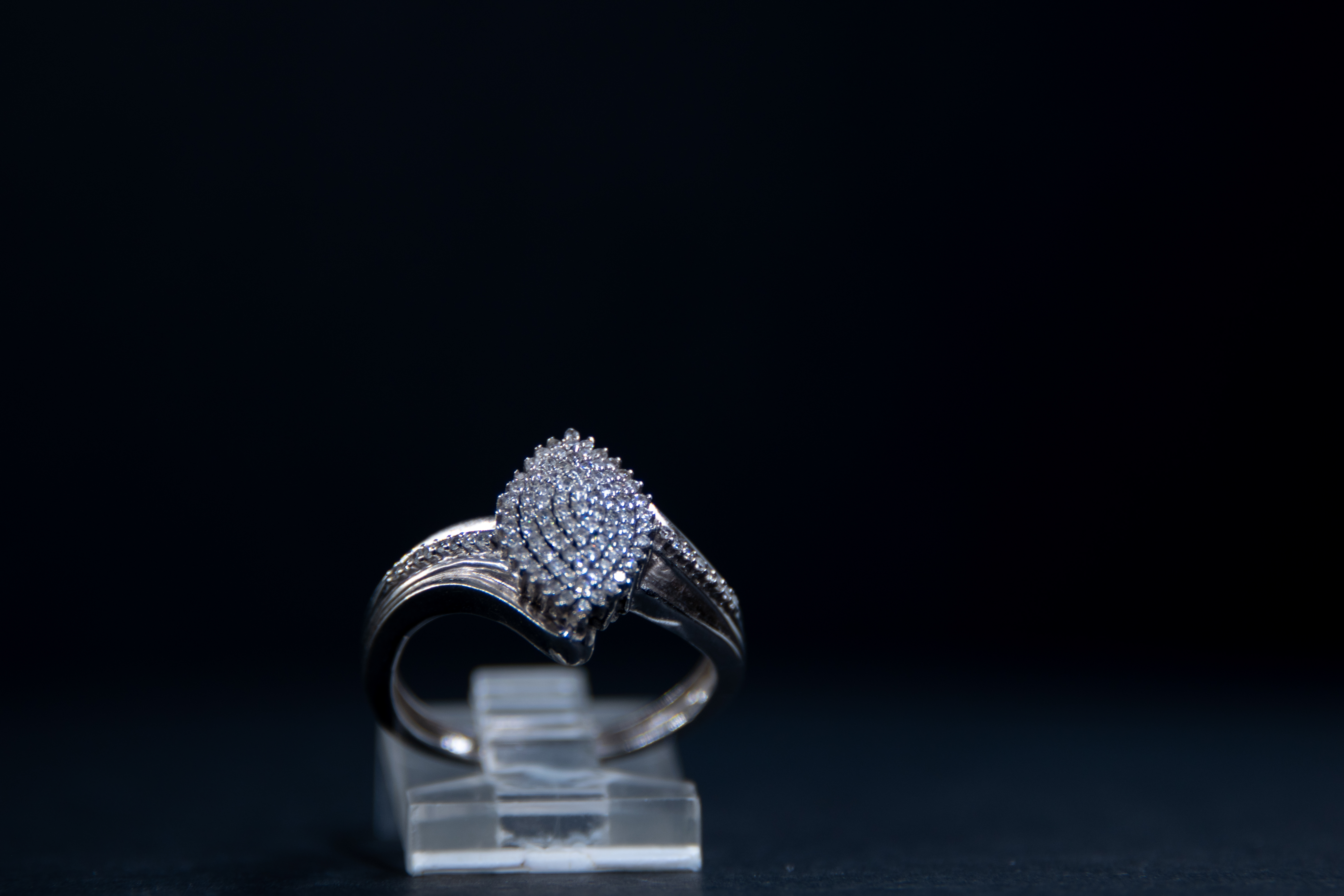 Oro Blanco con Diamantes