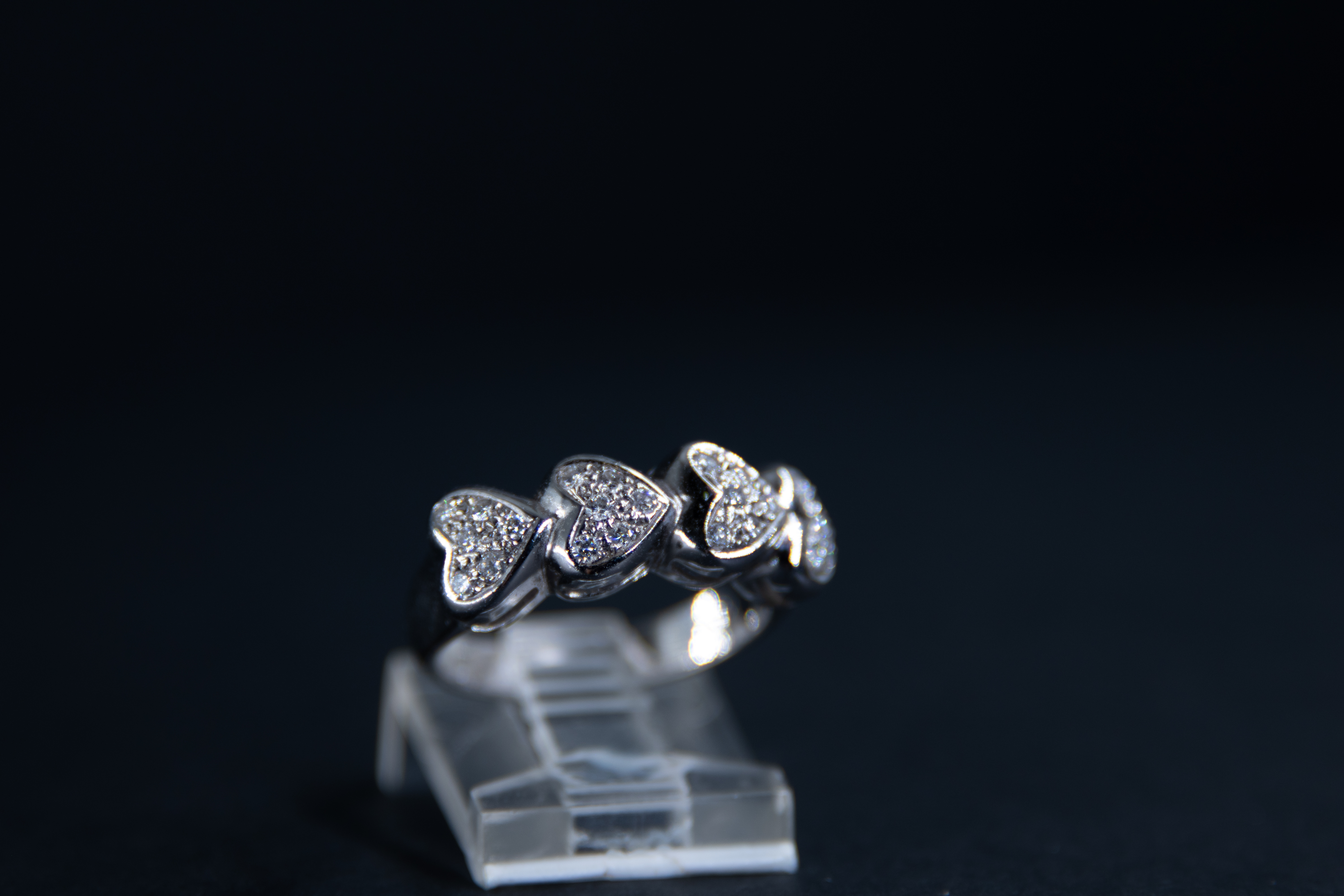 Oro Blanco con Diamantes