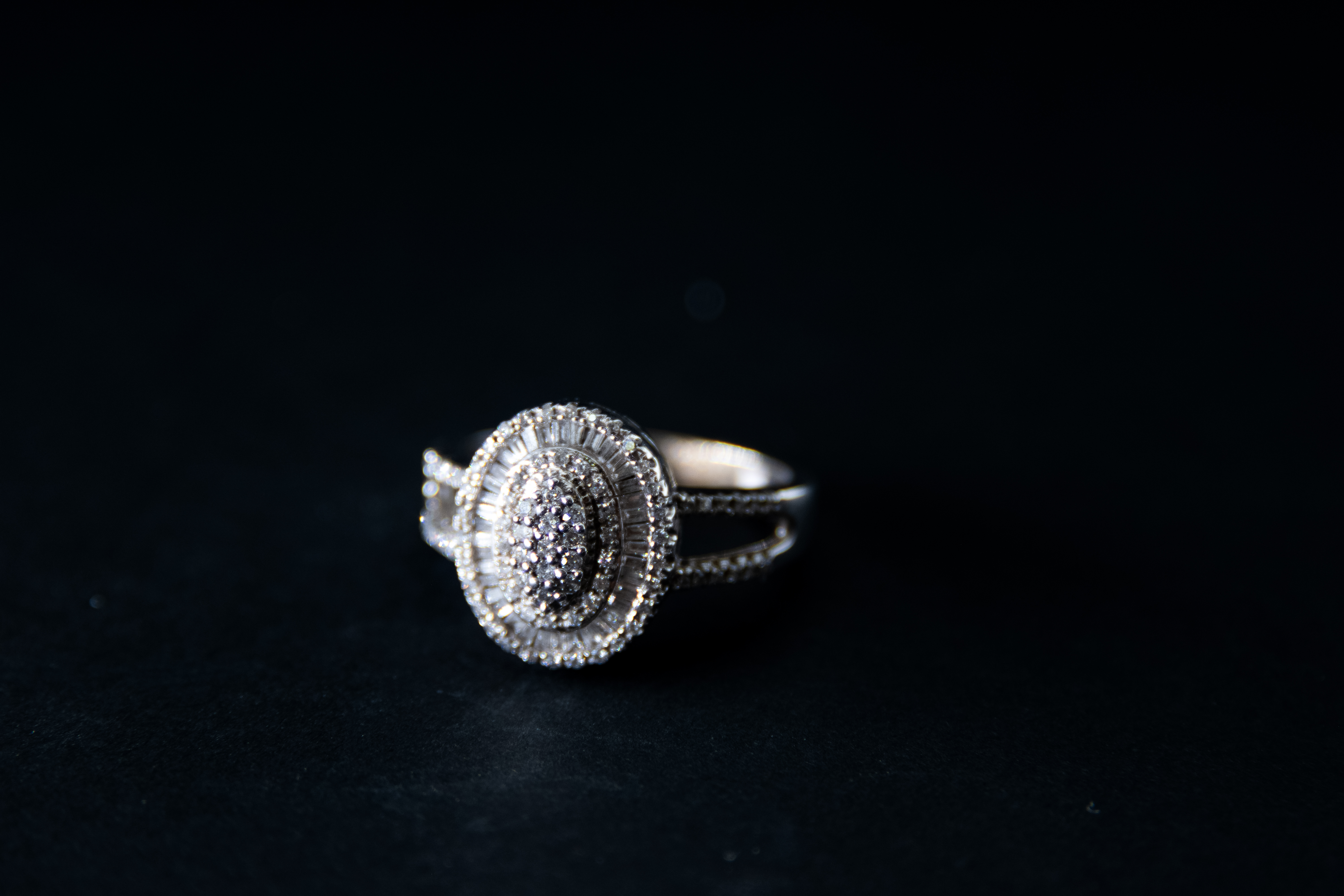 Oro Blanco con Diamantes