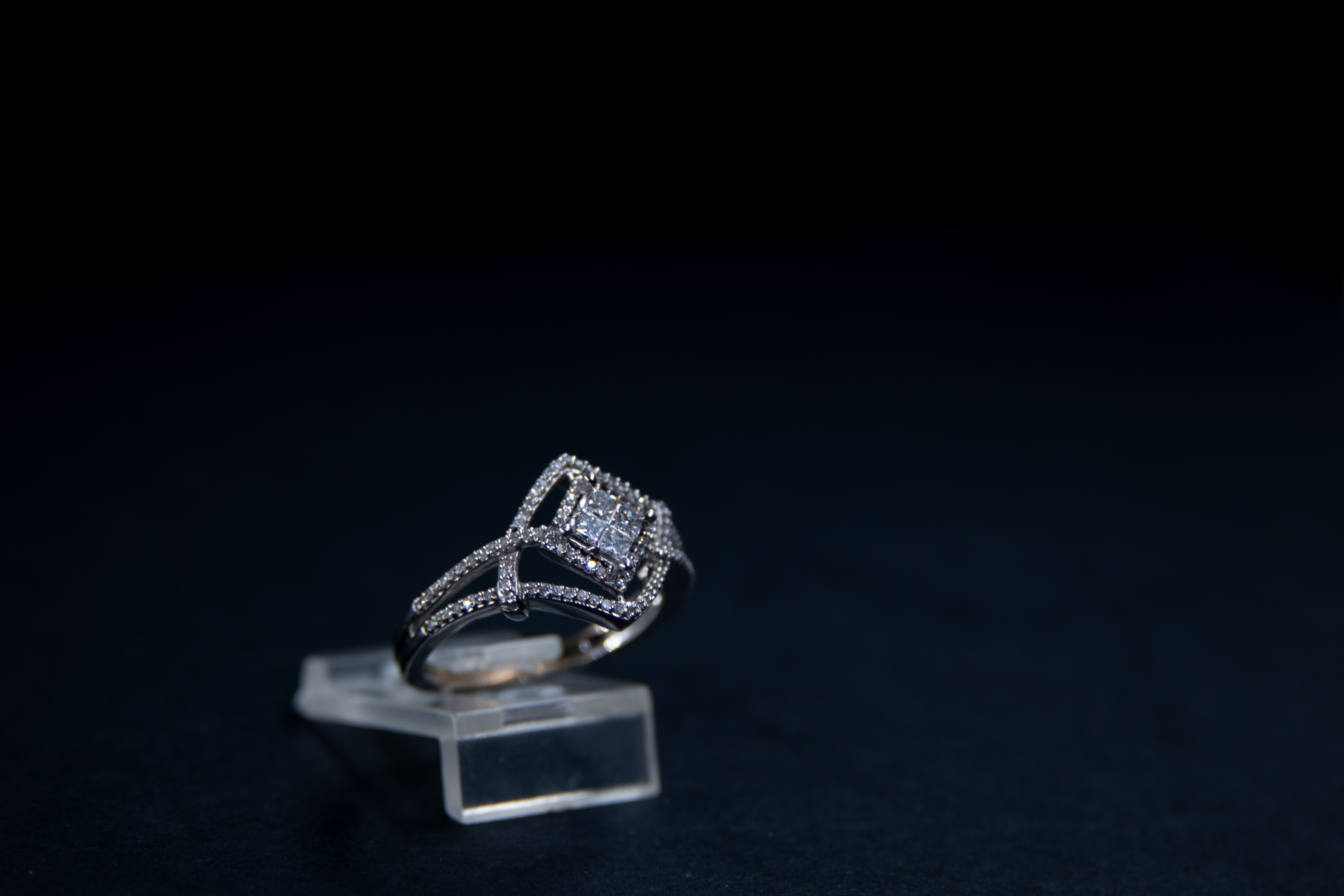 Oro Blanco con Diamantes