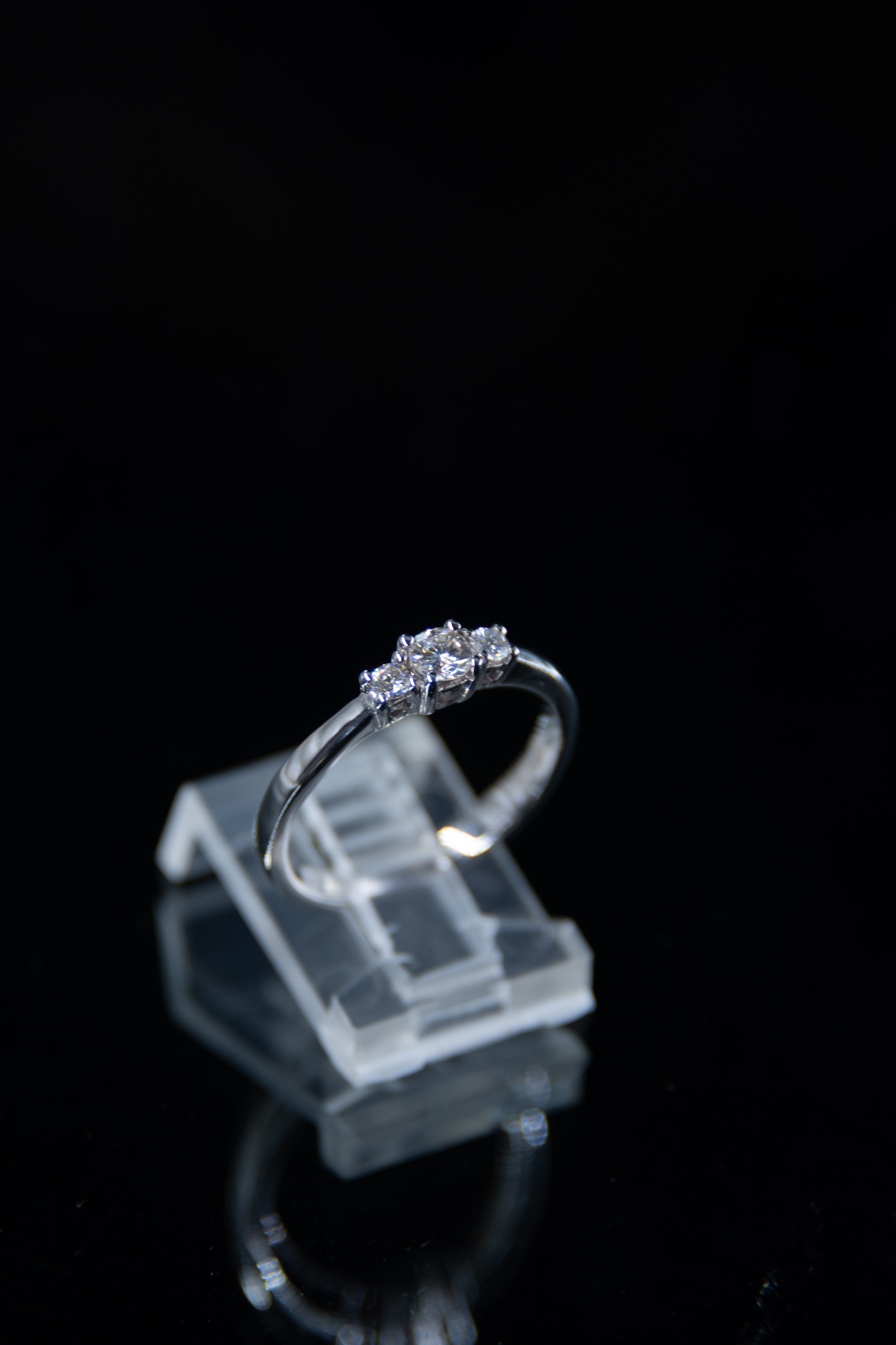 Sortija con diamante