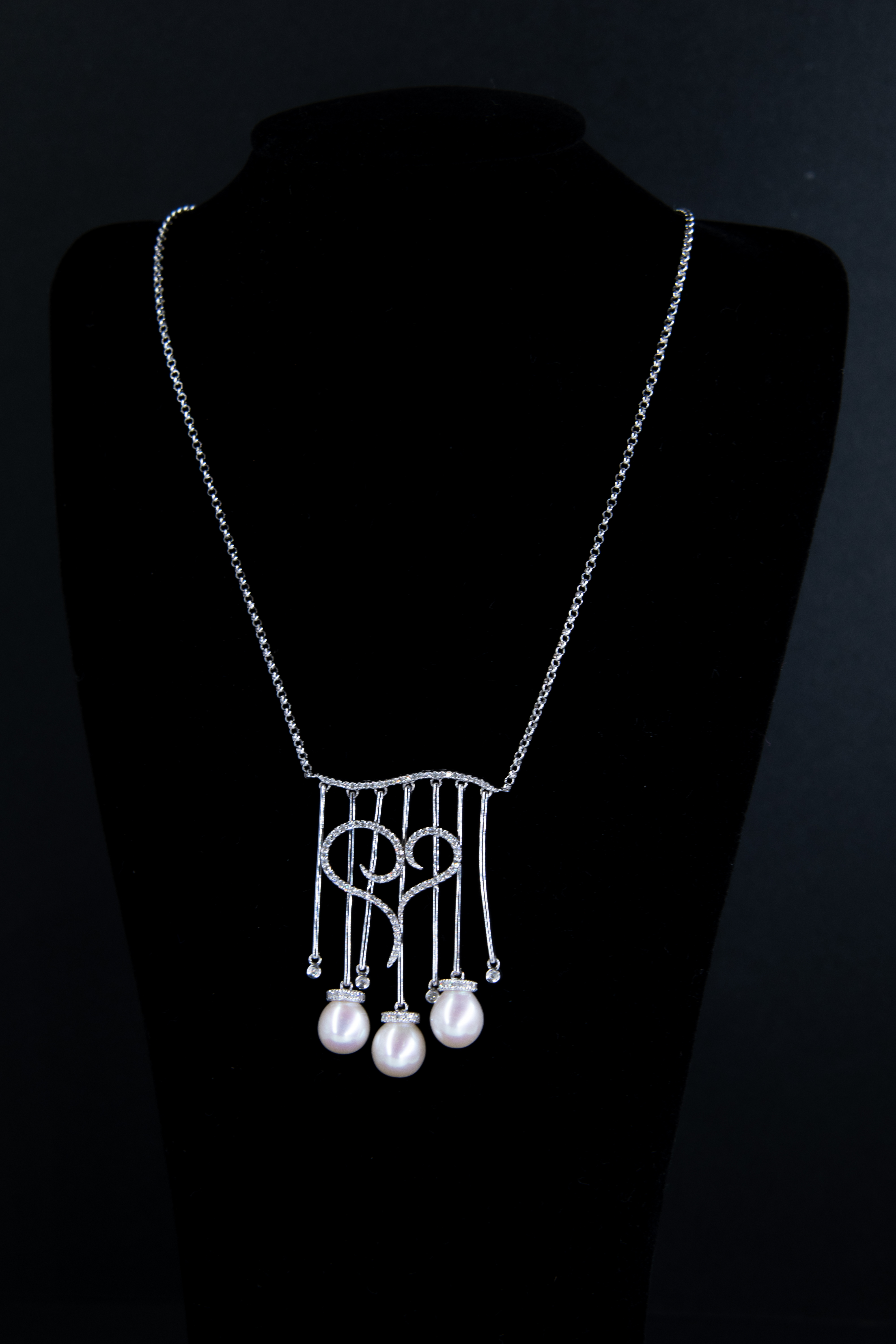 Oro blanco - perlas cultivadas - diamantes. 