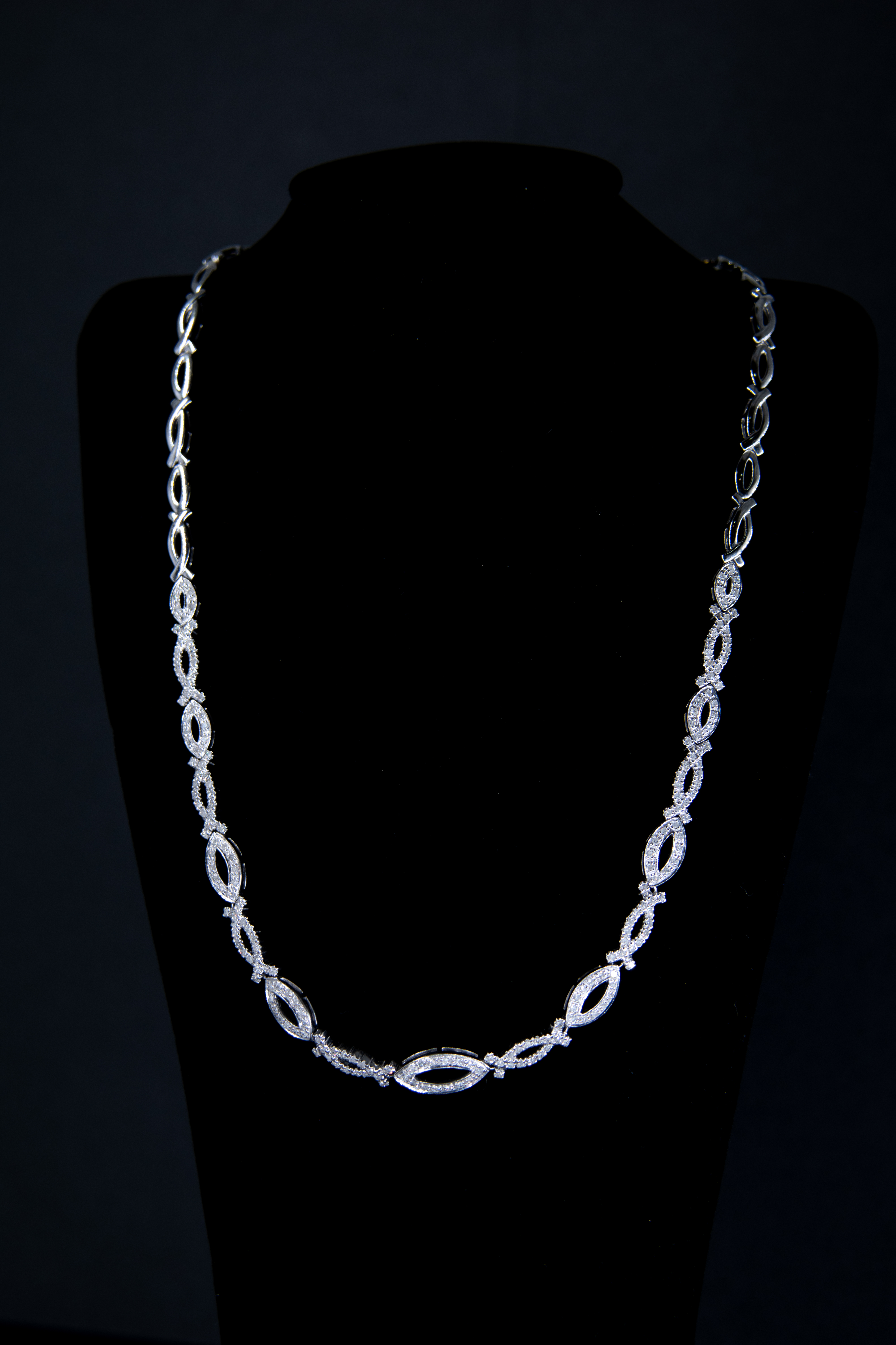 Oro Blanco con Diamantes