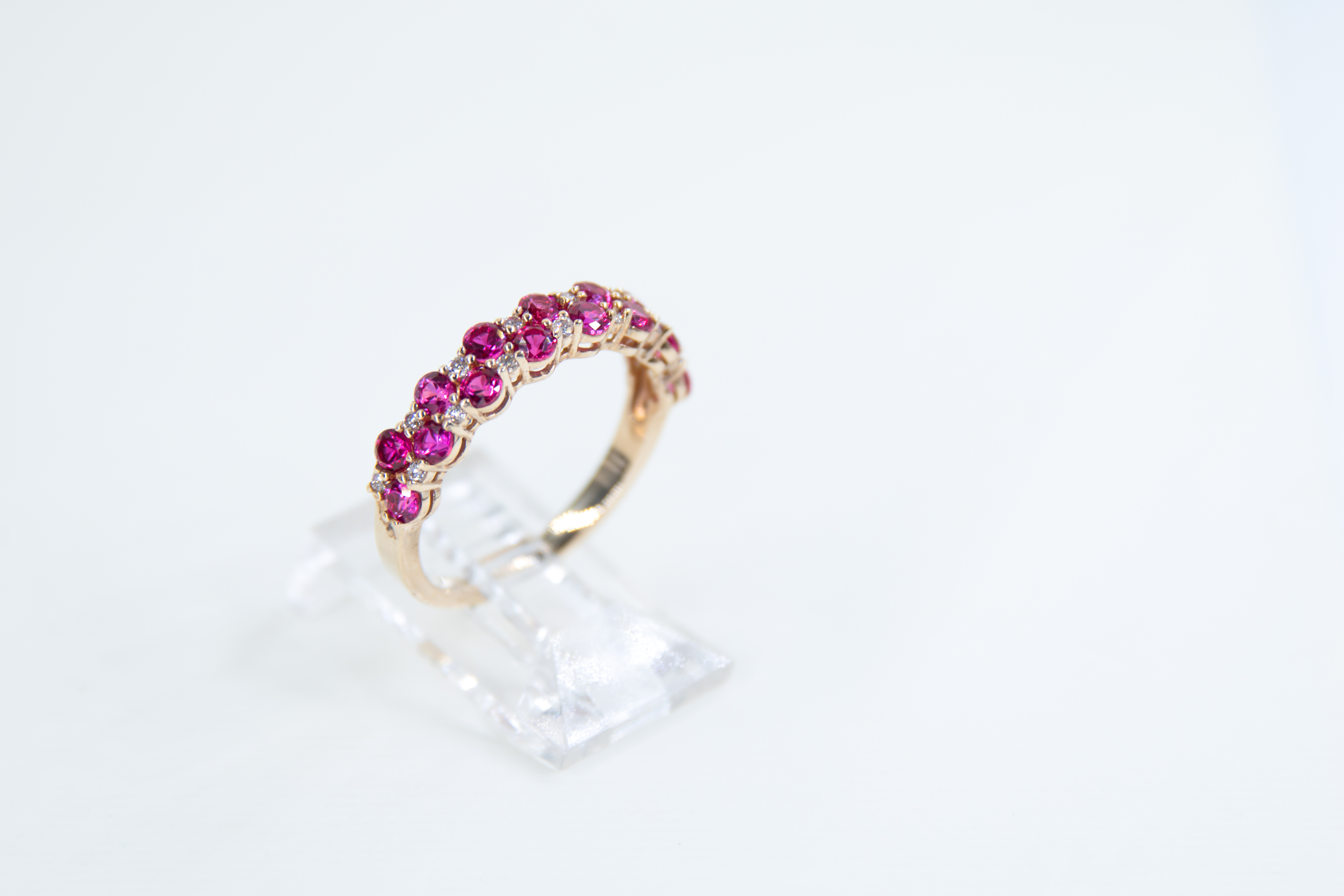 Anillo de rubí de oro rosa