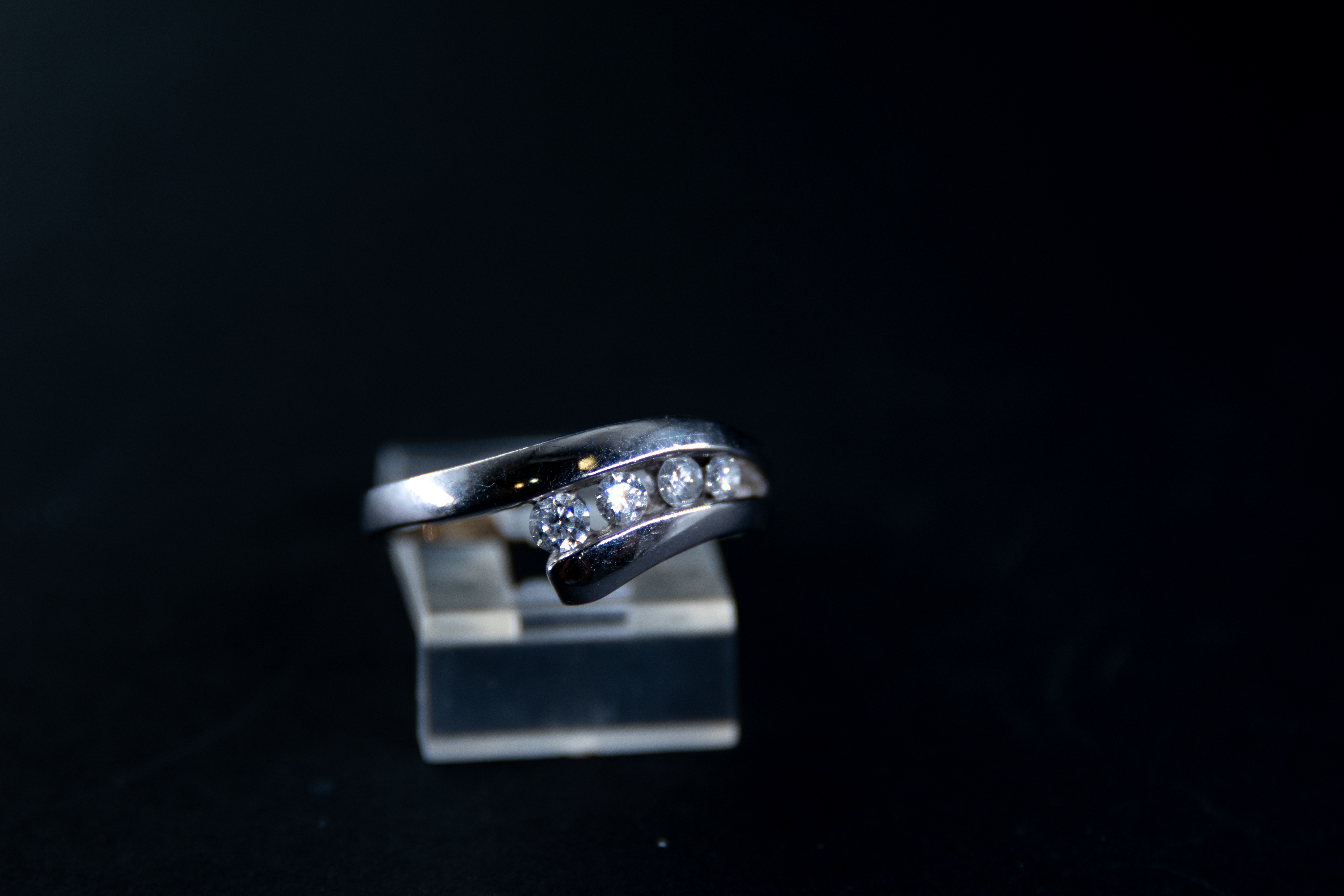 Oro Blanco con Diamantes