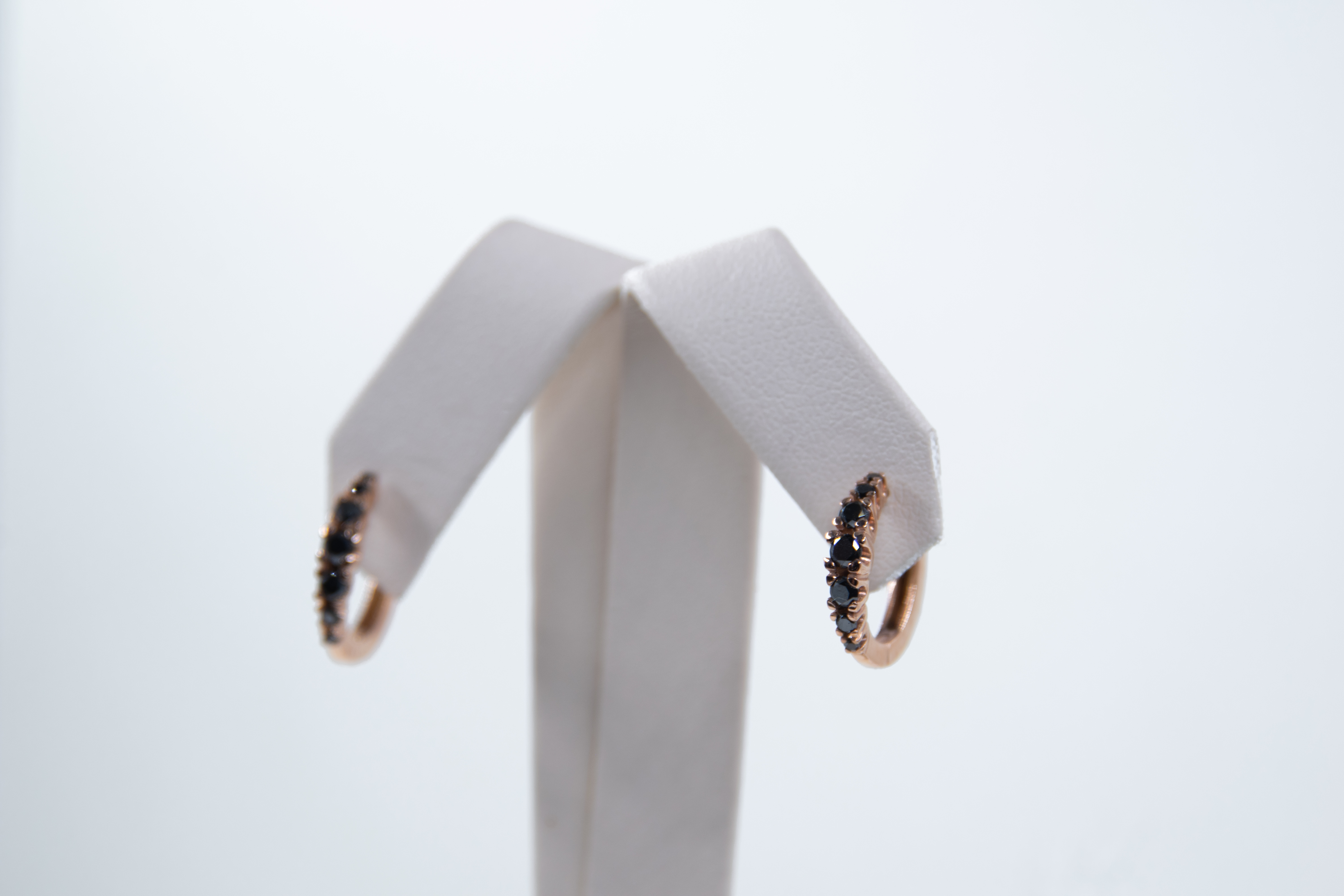 Aretes de aro elegantes en oro amarillo