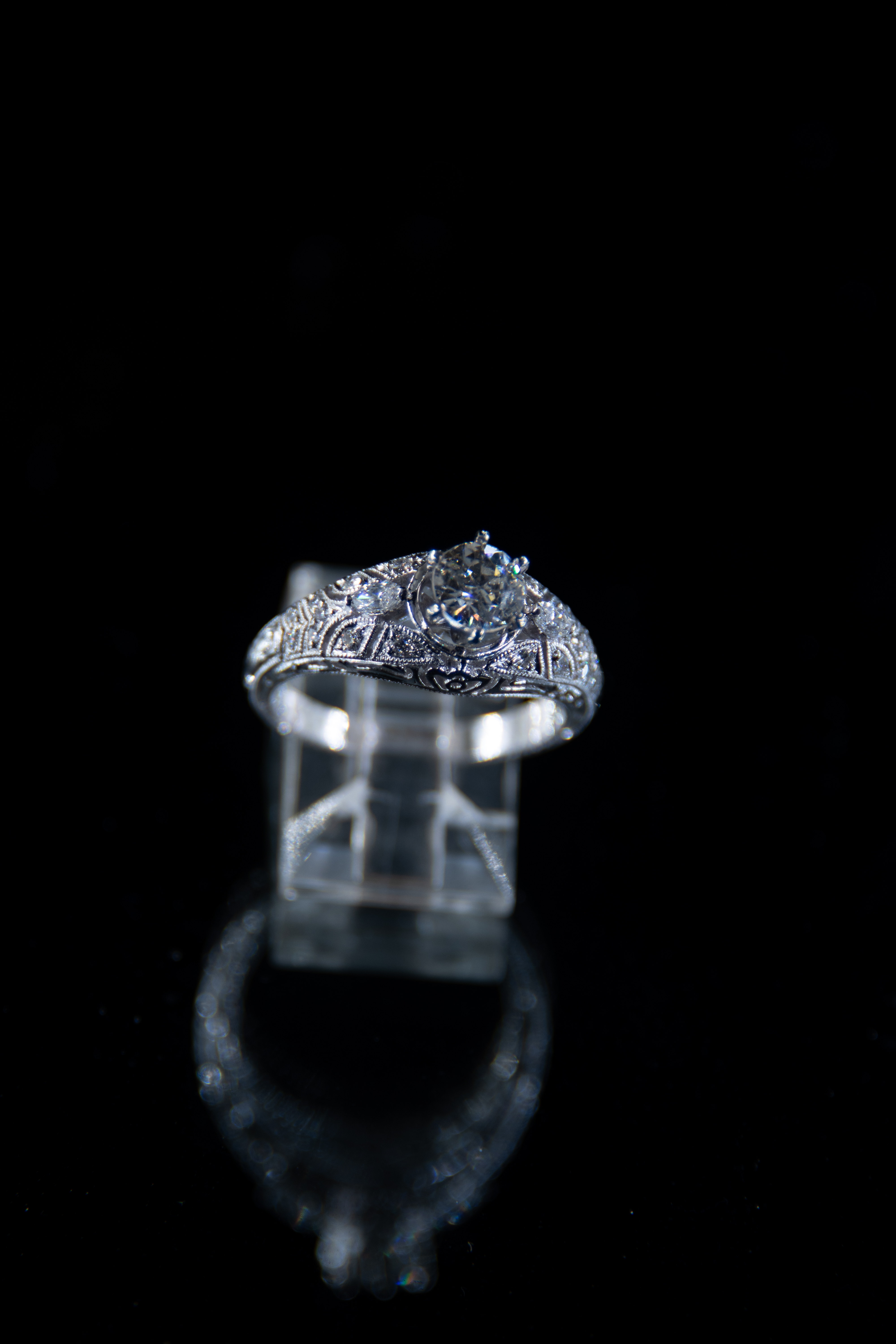 Oro blanco con diamantes