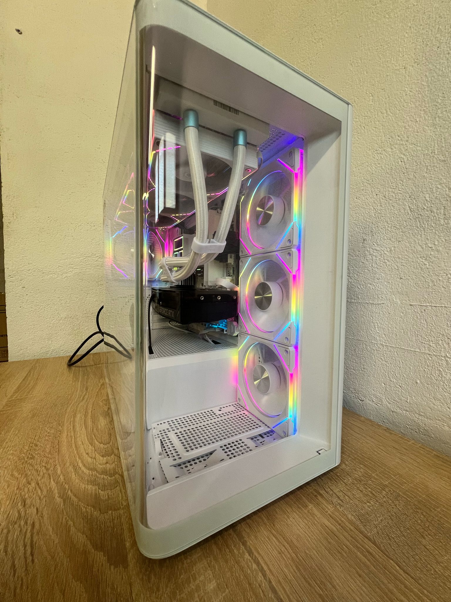 PC Gamer Blanc RTX 5070 12GB / Ryzen 5 7500F