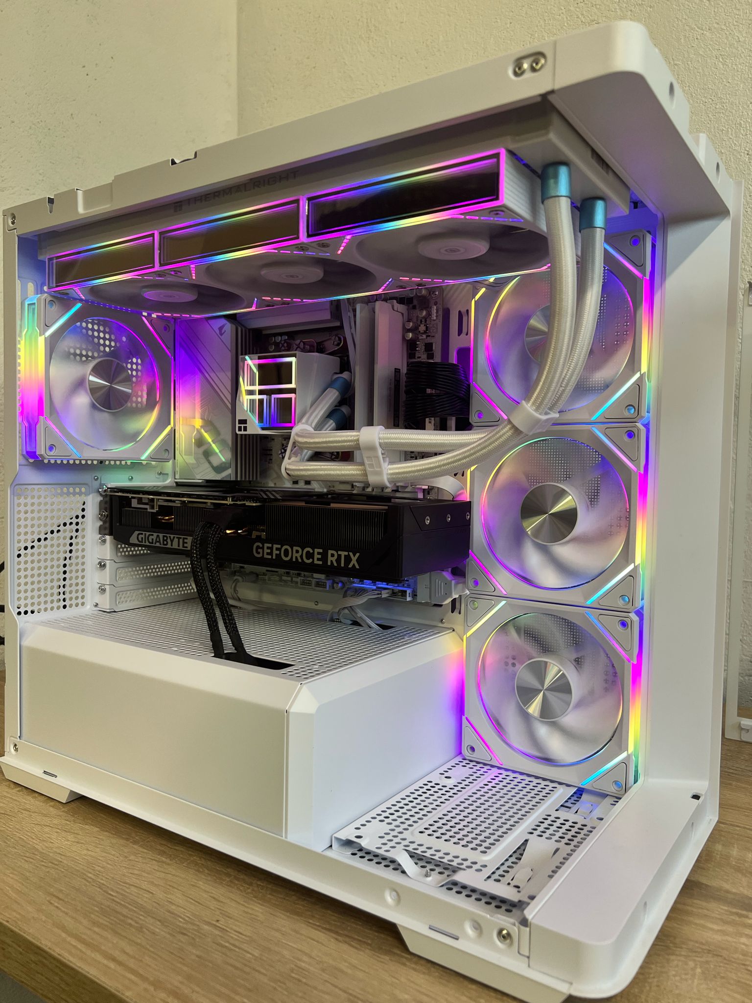 PC Gamer Blanc RTX 5070 12GB / Ryzen 5 7500F