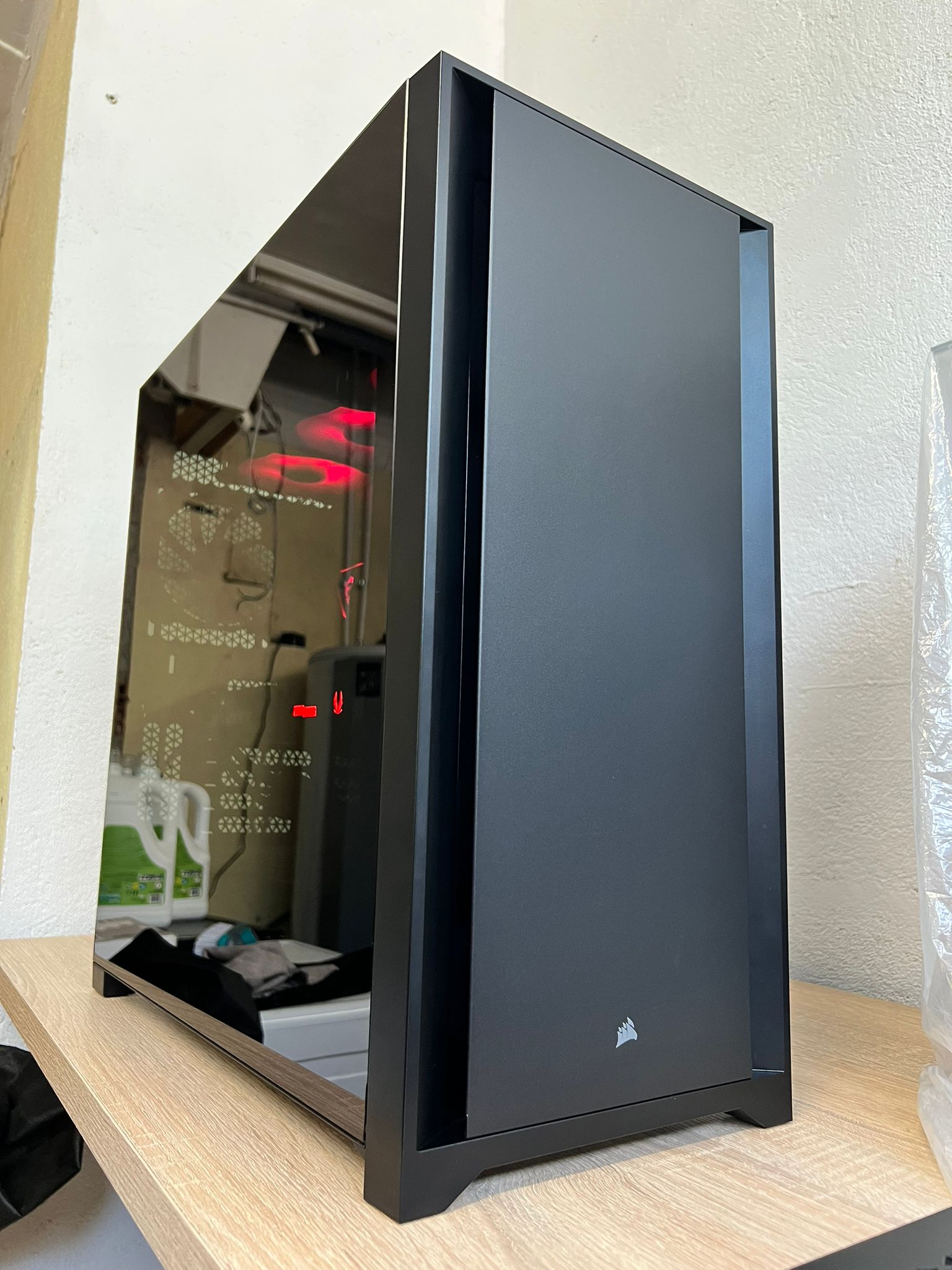 Corsair 5000D RTX 5070 12GB / Ryzen 7 9700X