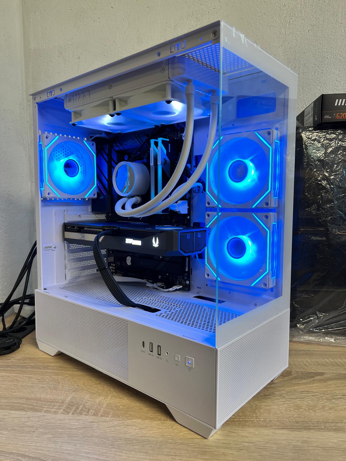 PC GAMER ZALMAN RTX 5070 + RYZEN 7 7700 