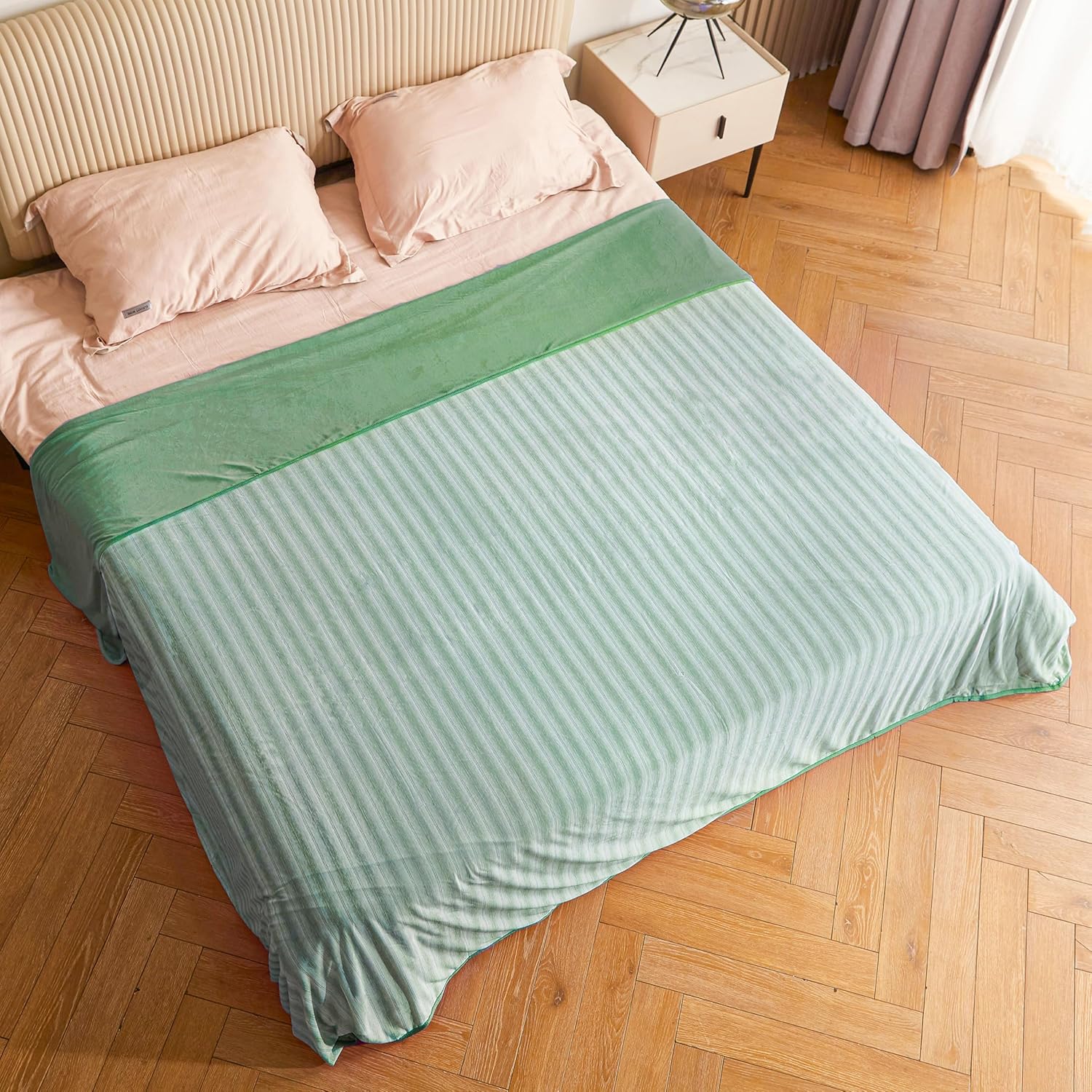 Cooling Blanket for Hot Sleepers, Summer Bed Blanket for Warm Night Sweat, Cool Sofa Throw Blanket for Hot Flashes, Soft Thin Lightweight Blanket for Adults Kids
