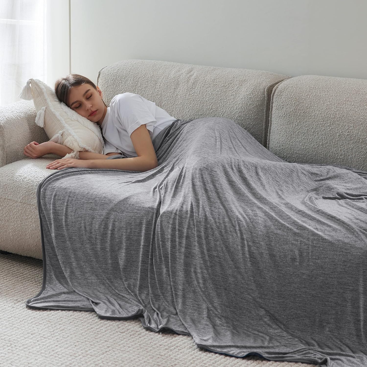 Cooling Blanket for Hot Sleepers - Spring Summer Throw Blanket for Bed, Arc-Chill Lightweight Summer Bedding Gifts, Cool Thin Ice Cold Comfort Throws with Rayon Derived from Bamboo, 50x70